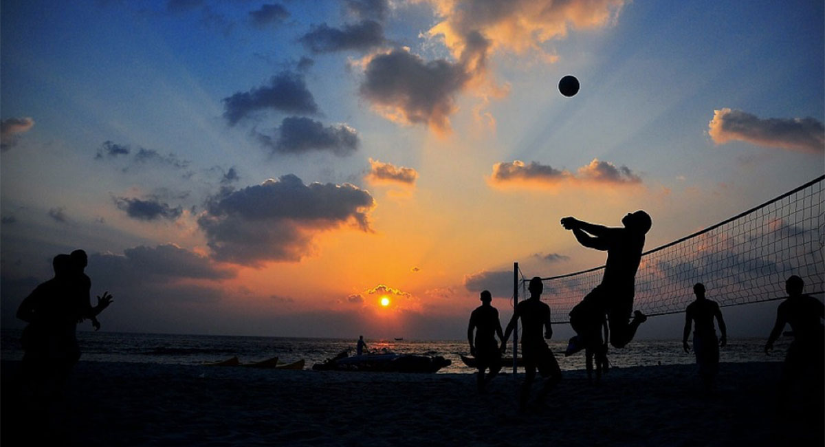 Balancing the Court and the Casino: Volleyball Players’ Guide to Downtime
